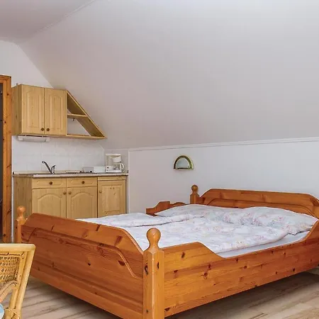 Διαμέρισμα Beautiful In W/ Outdoor Swimming Pool And 1 Bedrooms Balatonmáriafürdő